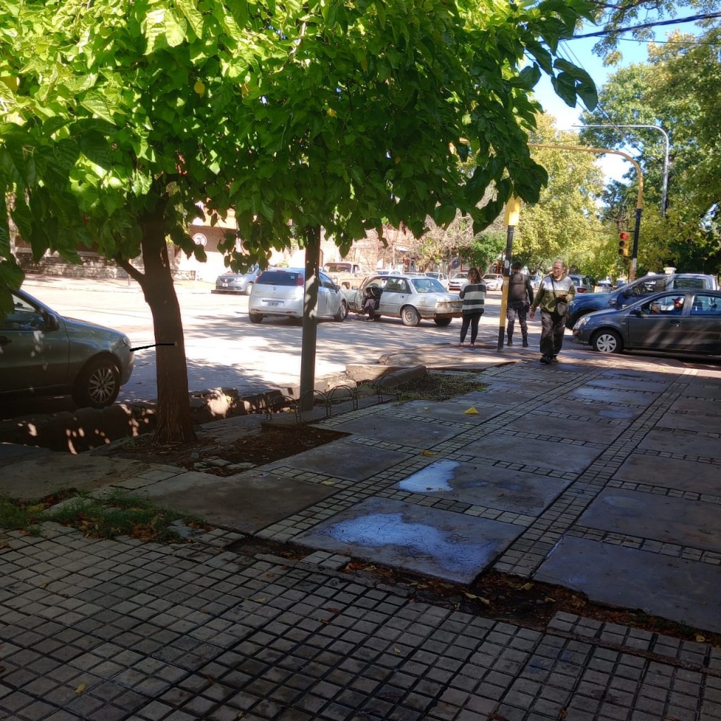 Choque en esquina con Semáforo