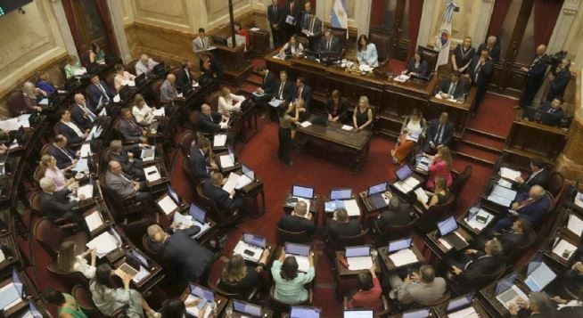 Senadores unidos por el aumento de sus dietas