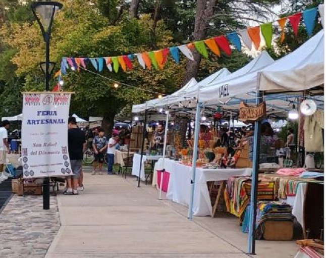 Ediles solicitan prorrogar autogestión de la economía social de los artesanos en el departamento.